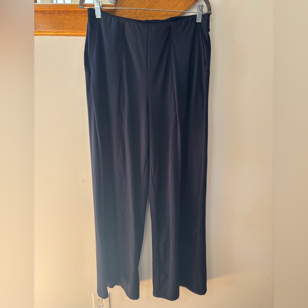 Old Navy Power Soft Pants in Navy - Women’s L